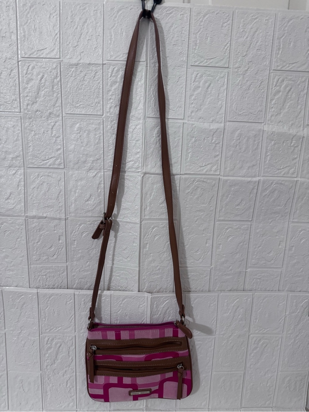 Nine West pink zip crossbody purse